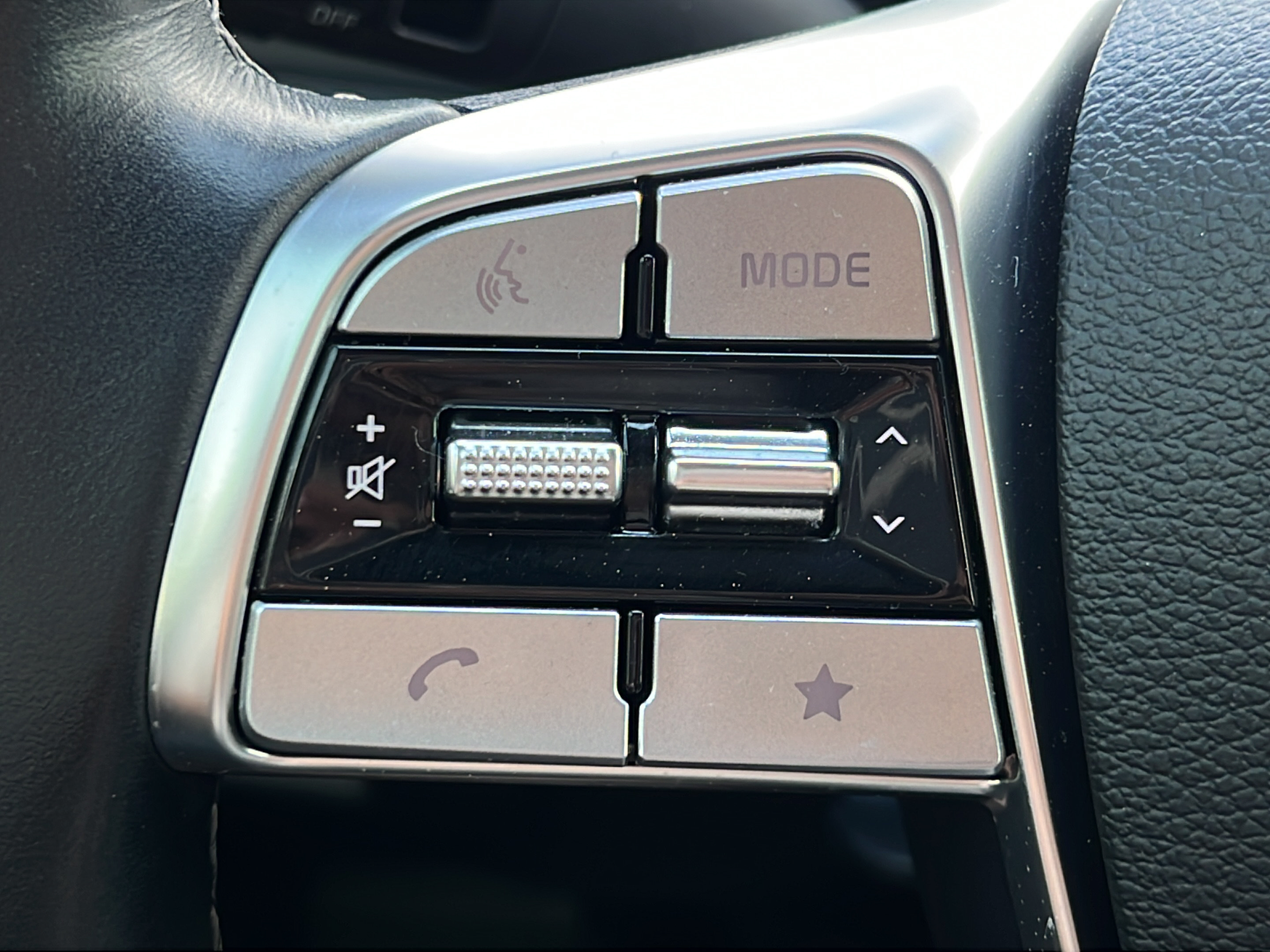 Certified 2024 Kia Telluride SX Prestige X-Line AWD/4WD image 24