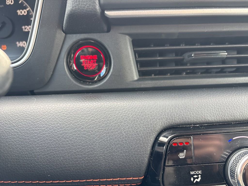 Used 2025 Honda Pilot Sport image 25