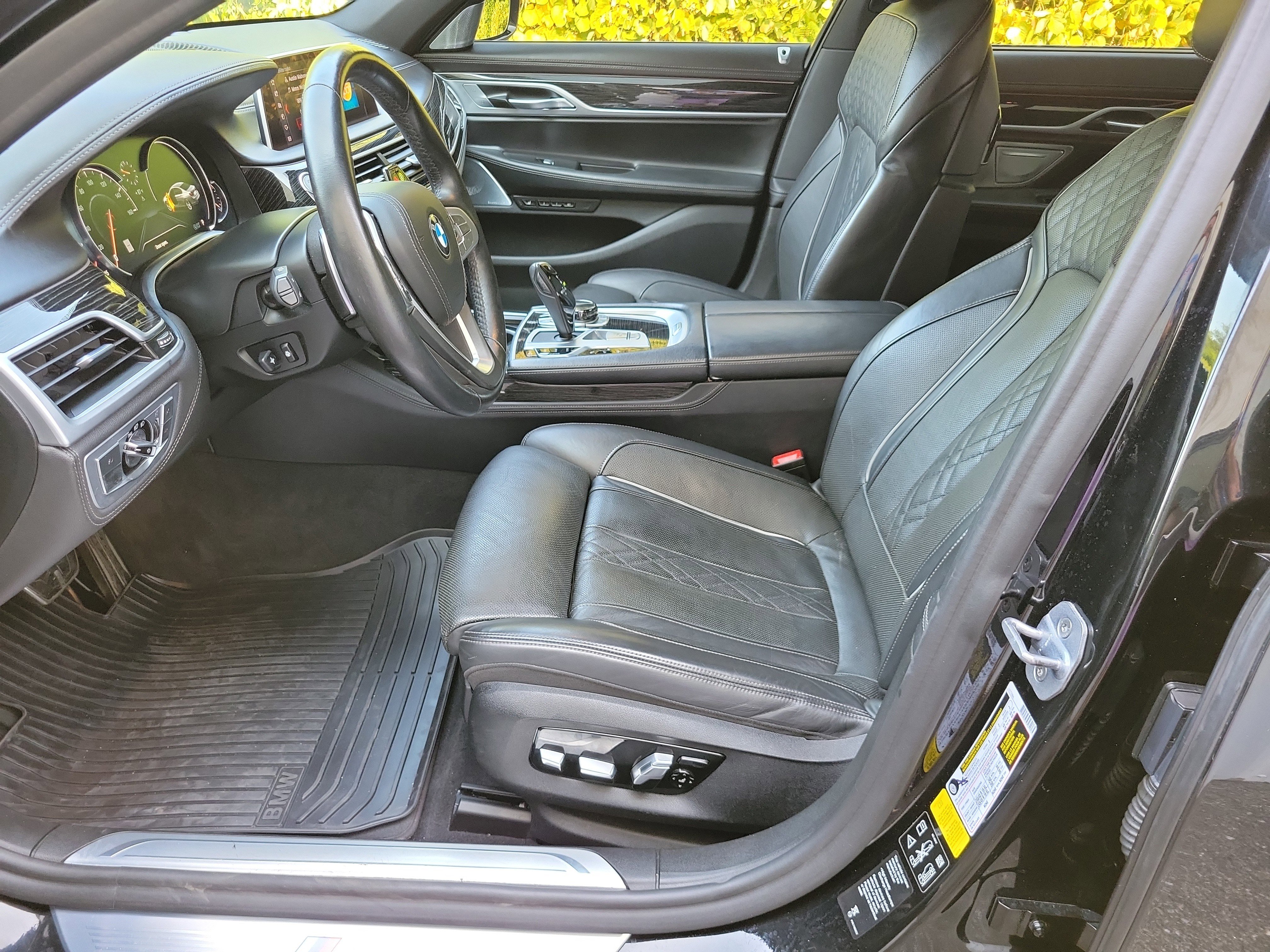 Used 2019 BMW 750i xDrive w/ Executive Package image 11