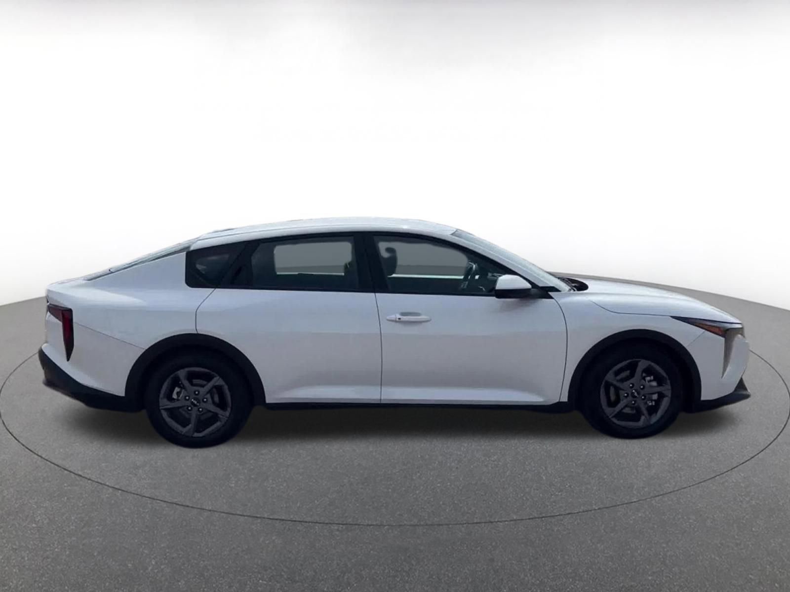 Used 2025 Kia K4 LXS FWD image 16