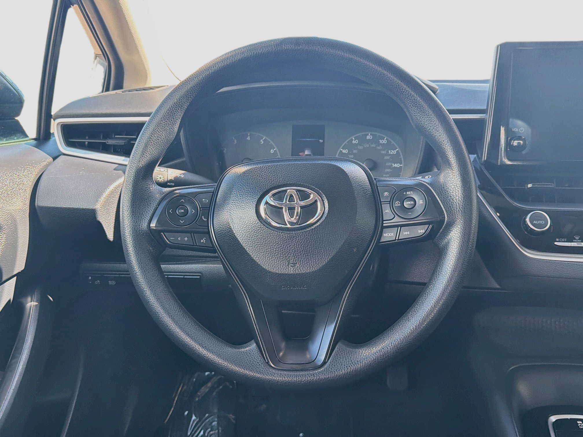 Used 2025 Toyota Corolla LE FWD image 17