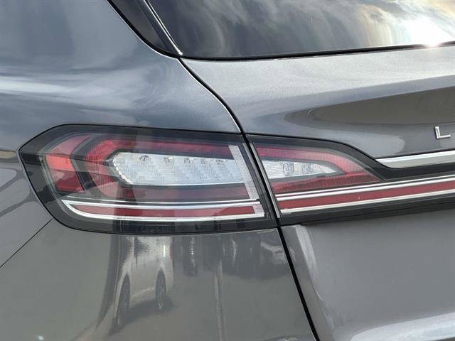 Used 2022 Lincoln Nautilus Reserve w/ Monochromatic Package image 9