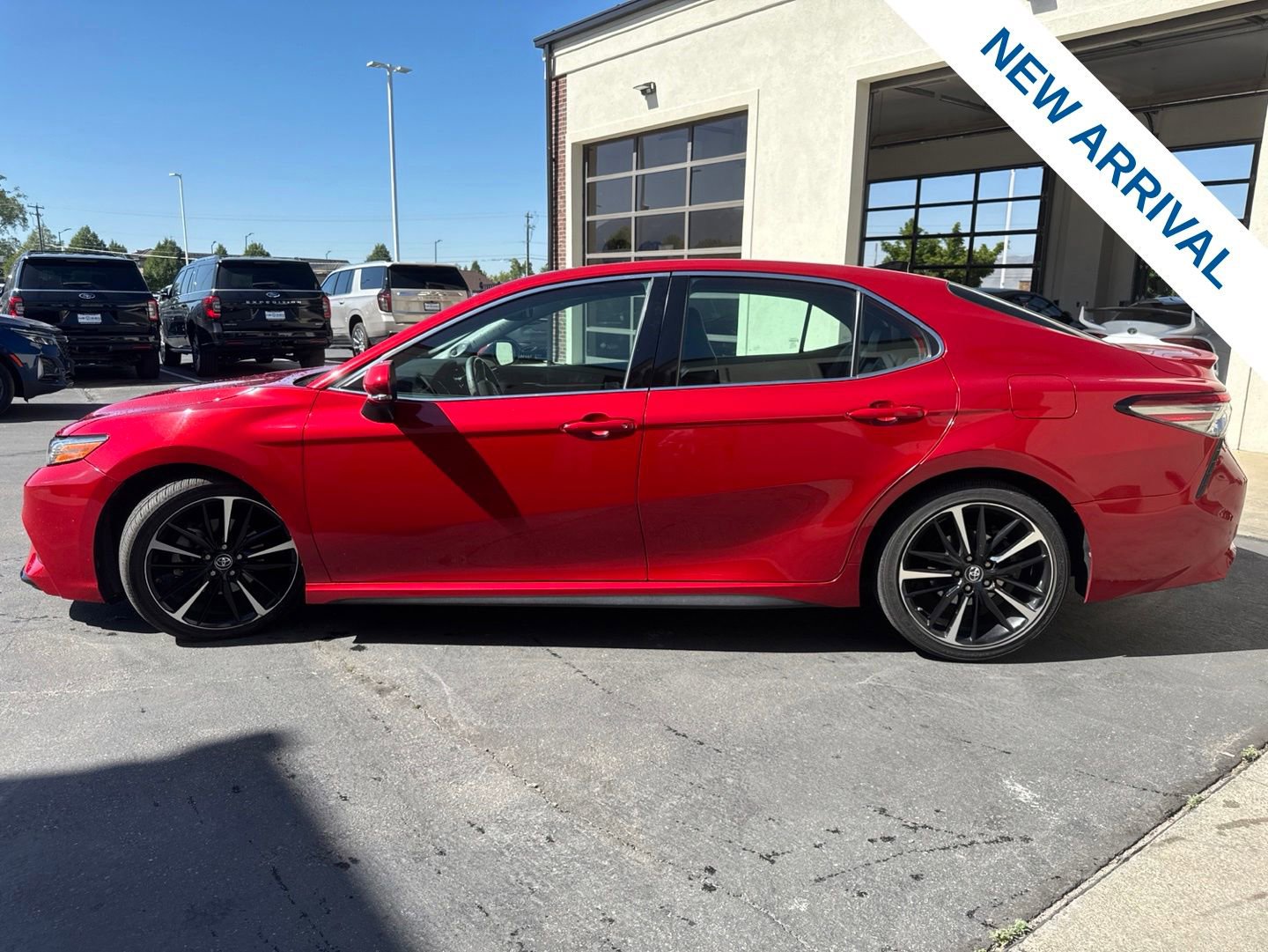 Used 2019 Toyota Camry XSE FWD image 4
