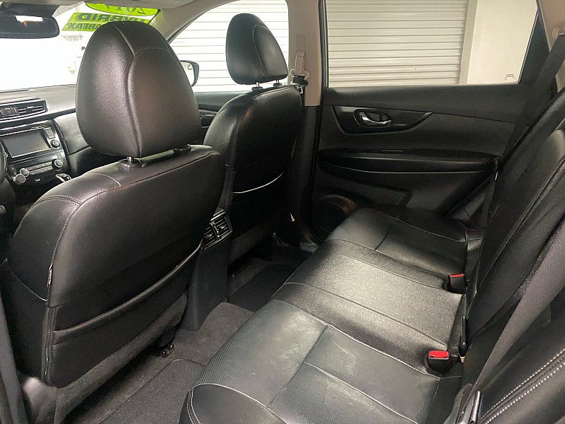 Used 2017 Nissan Rogue SL w/ SL HEV Premium Package image 11