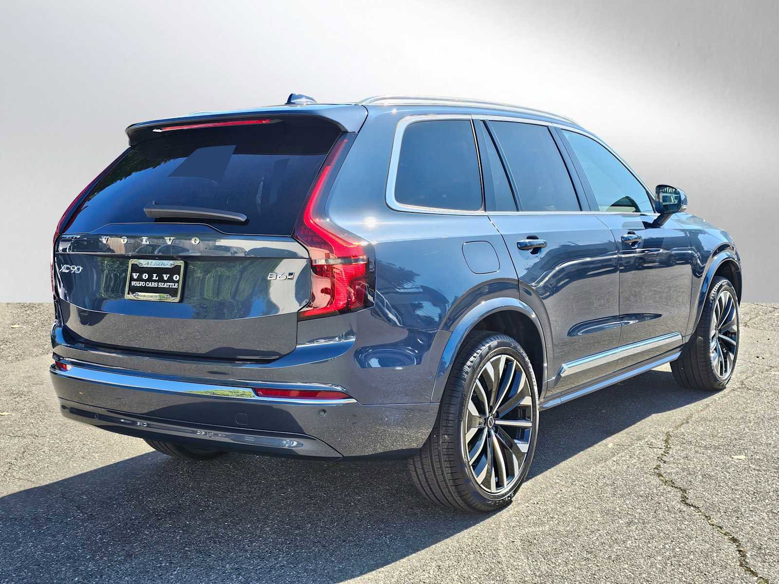 New 2026 Volvo XC90 B6 Plus image 3