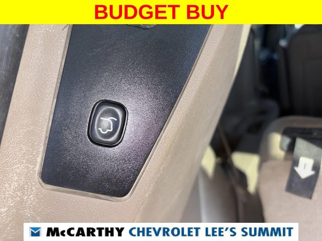 Used 2012 Chrysler Town & Country Limited w/ Luxury Group image 43