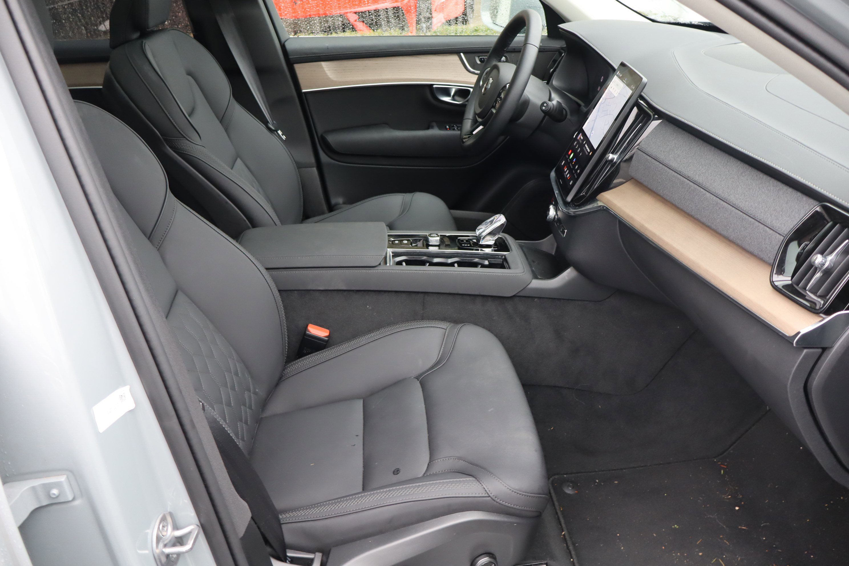 Used 2025 Volvo XC90 B6 Plus image 38