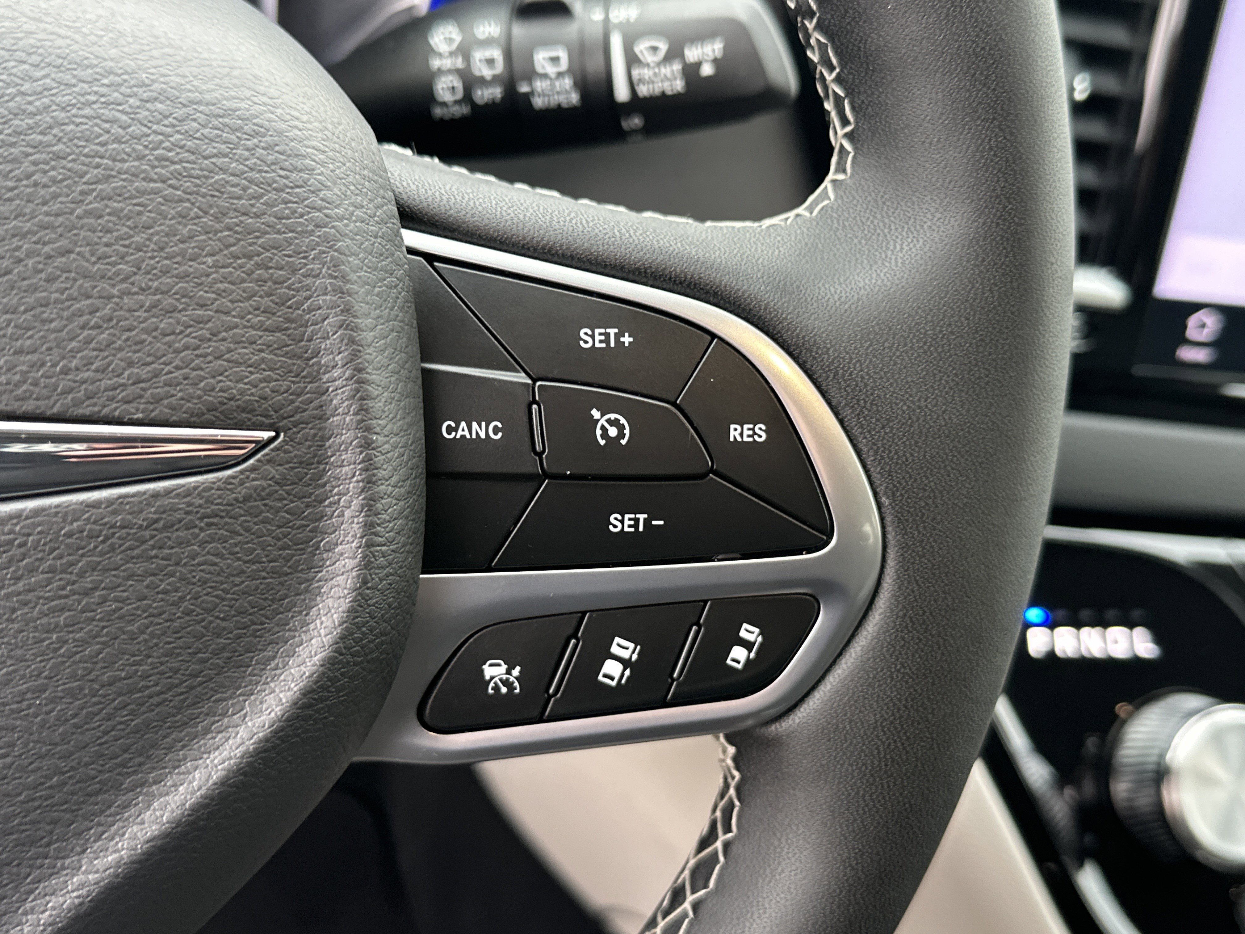 Used 2024 Chrysler Pacifica Touring-L image 17