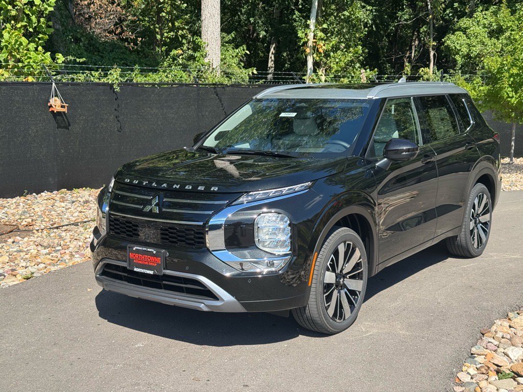 Used 2025 Mitsubishi Outlander AWD