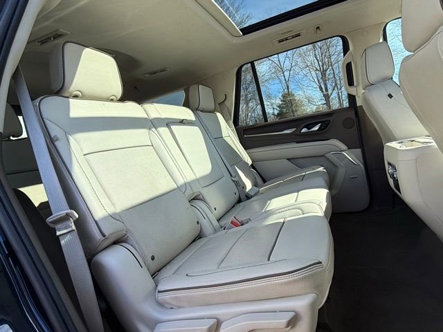 Used 2022 GMC Yukon Denali w/ Denali Premium Package image 20