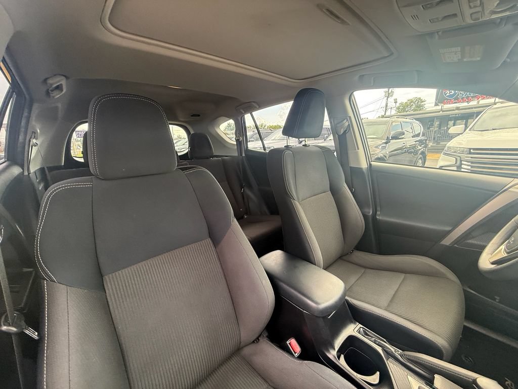 Used 2015 Toyota RAV4 XLE AWD/4WD image 25