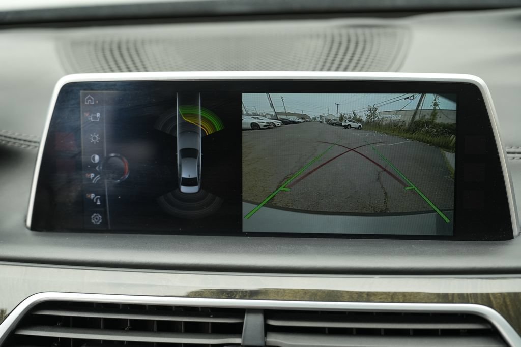 Used 2016 BMW 750i xDrive AWD/4WD image 47
