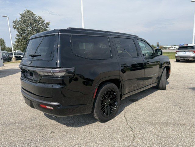 Used 2026 Jeep Grand Wagoneer Limited AWD/4WD image 9