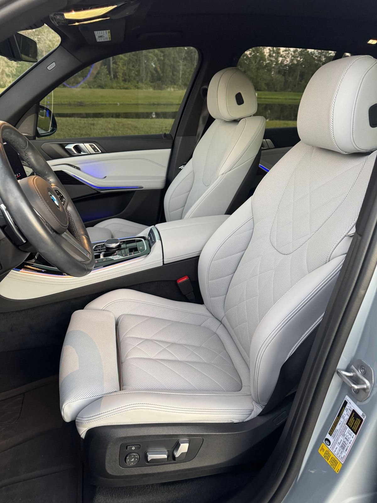 Used 2024 BMW X5 sDrive40i w/ M Sport Package image 3