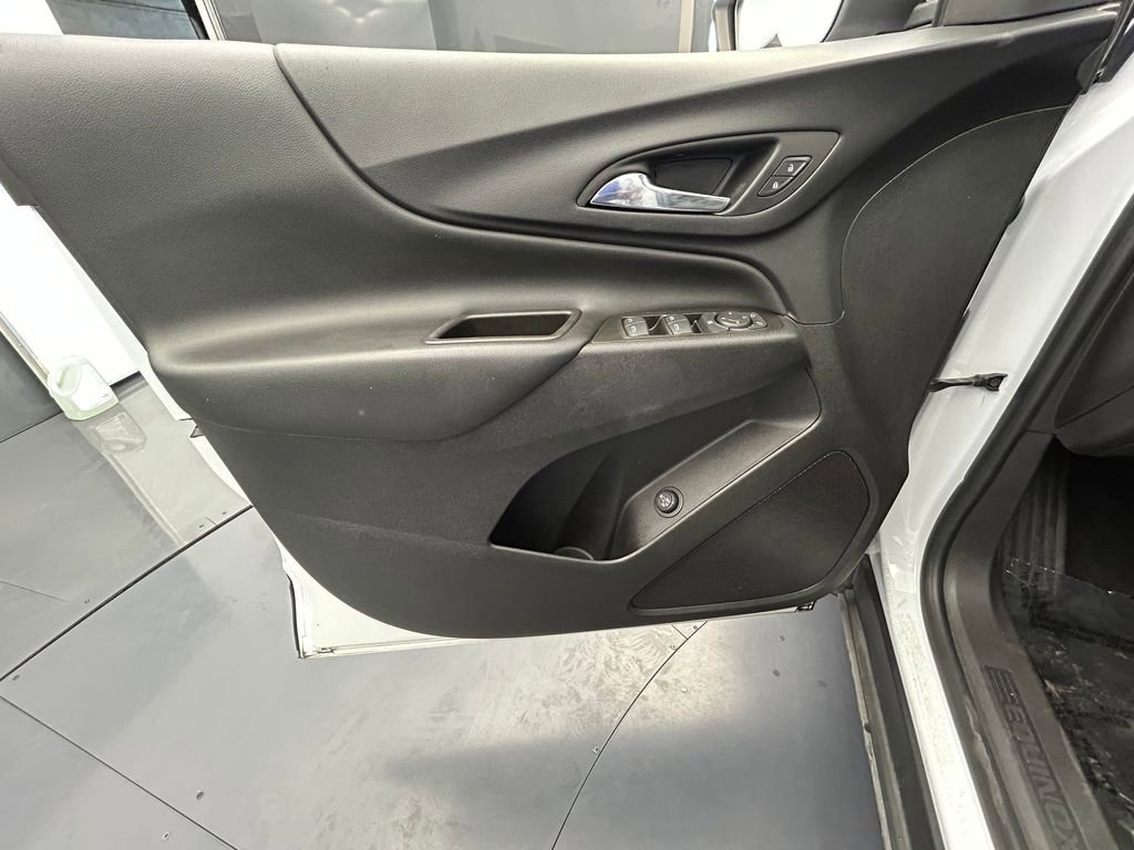 Used 2022 Chevrolet Equinox LT image 12