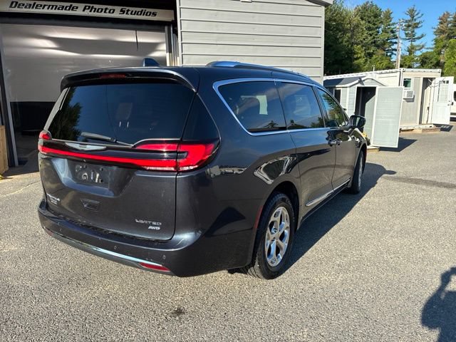 Used 2021 Chrysler Pacifica Limited w/ Uconnect Theater Family Group AWD/4WD image 6
