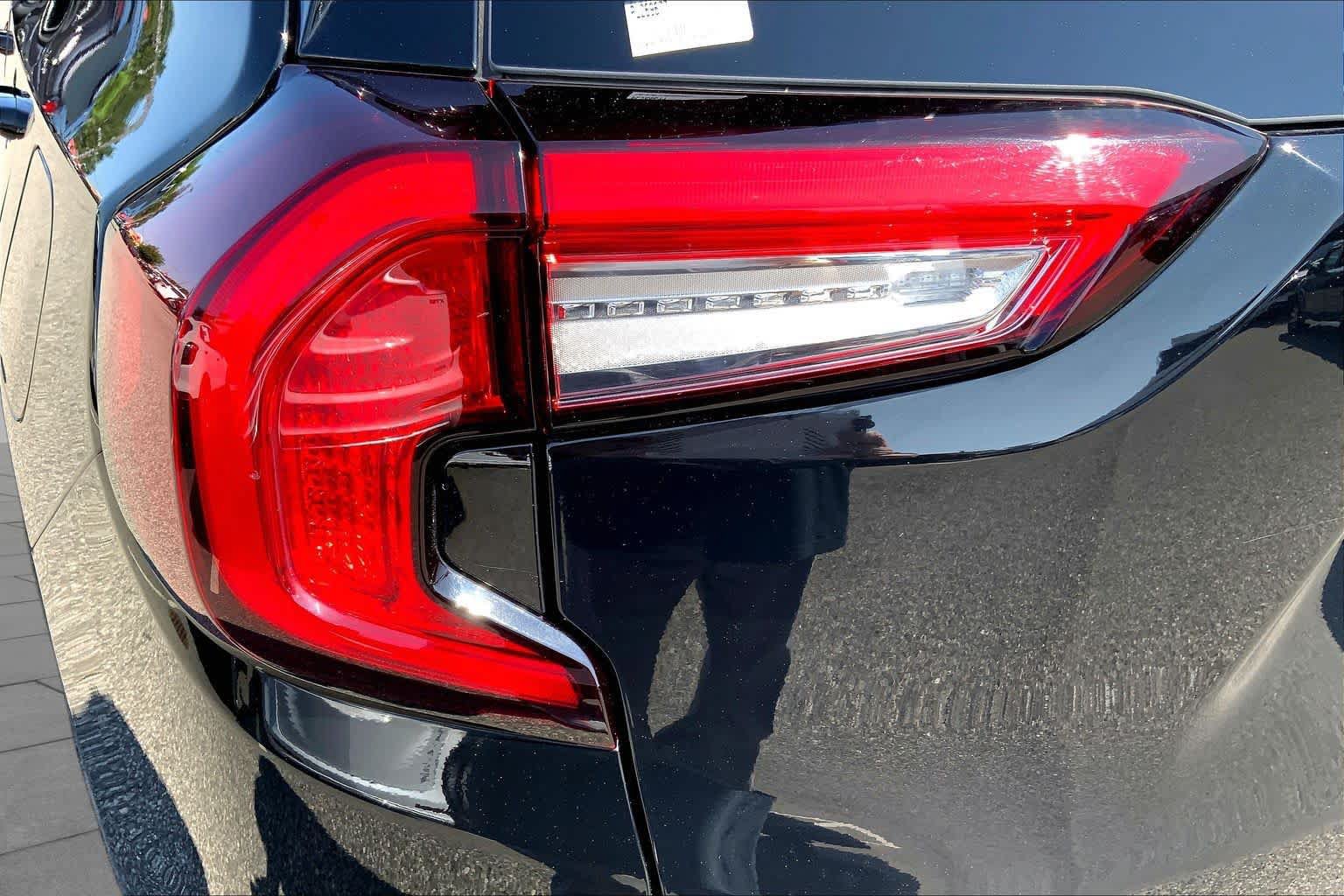 Used 2023 GMC Terrain SLE w/ Driver Convenience Package AWD/4WD image 28