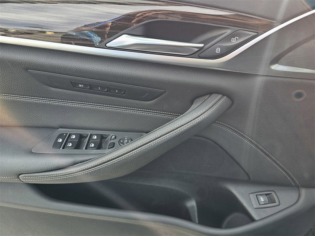 Used 2019 BMW 530i w/ Convenience Package image 16