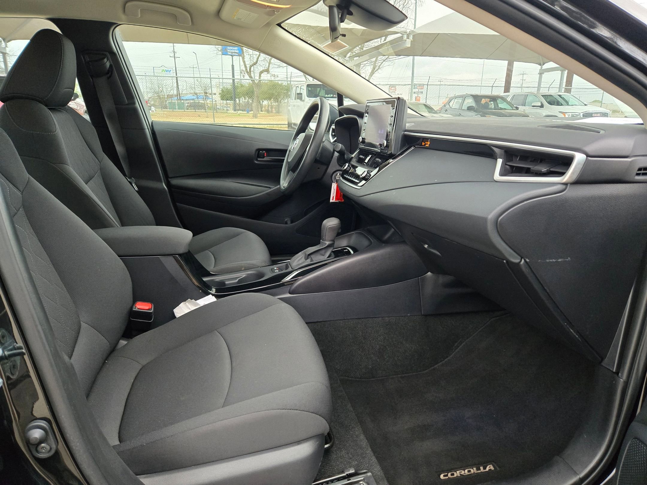 Used 2022 Toyota Corolla LE image 27