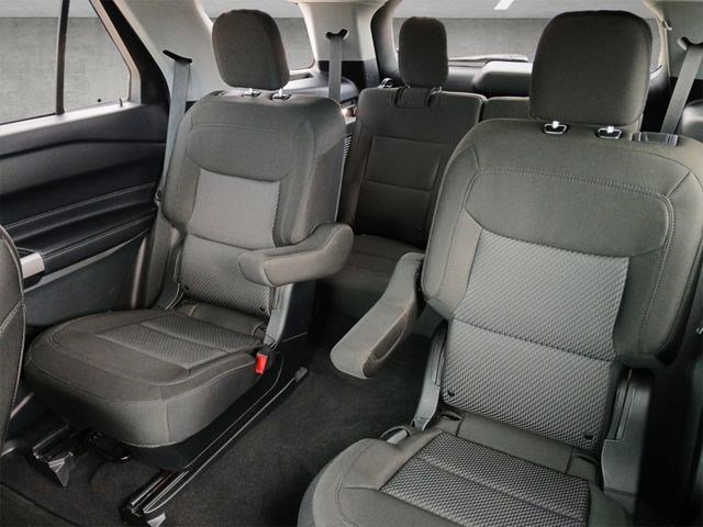 Used 2023 Ford Explorer XLT image 27
