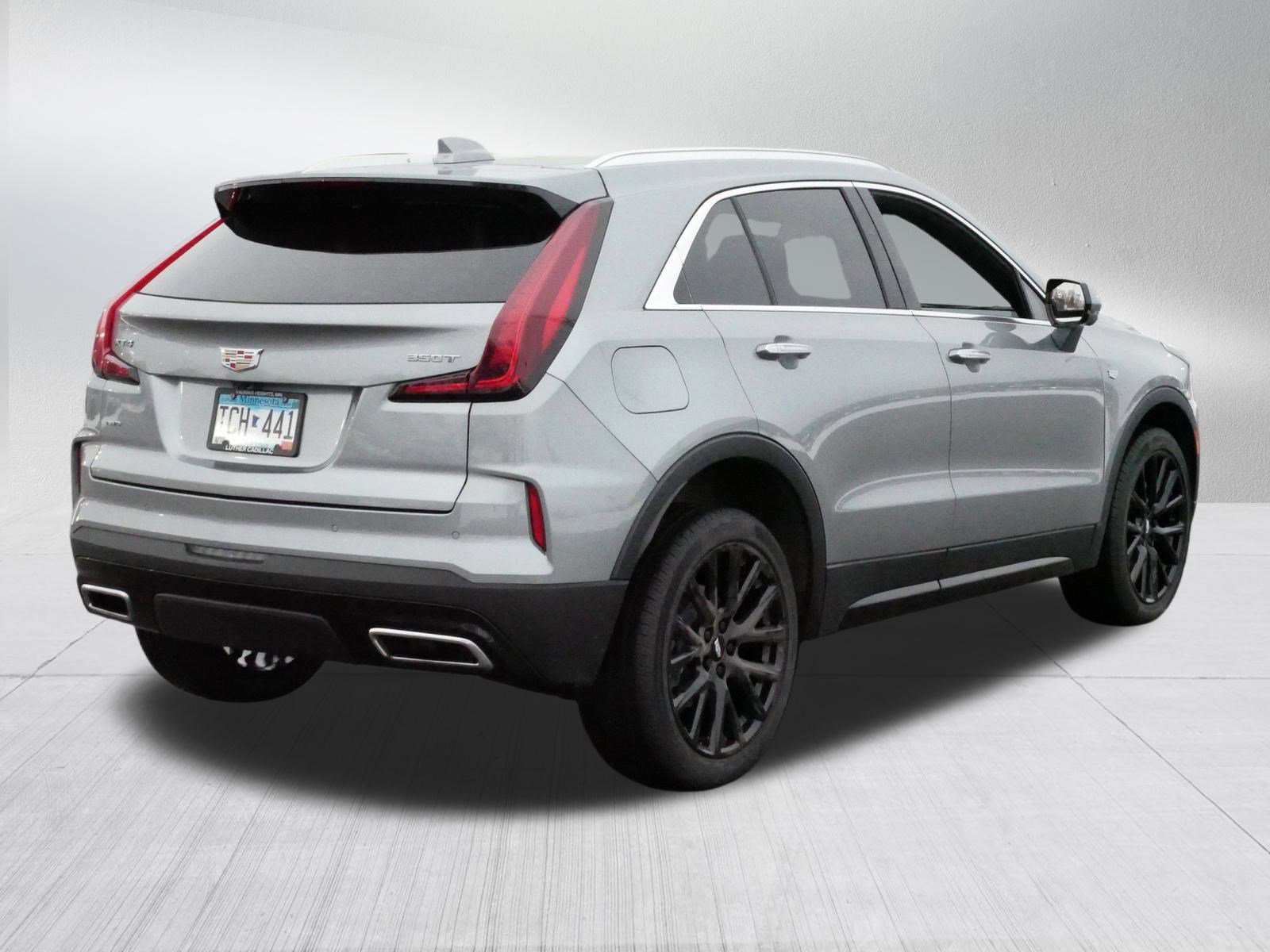 Used 2025 Cadillac XT4 Premium Luxury image 6