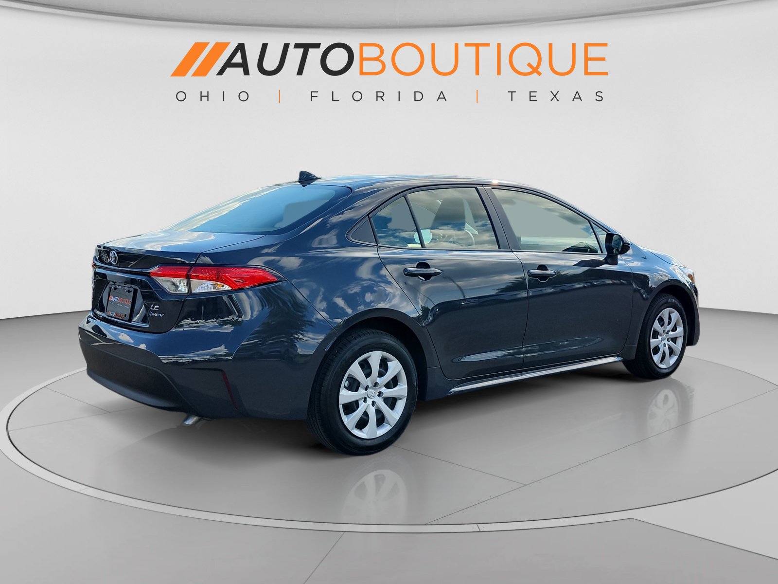 Used 2026 Toyota Corolla LE FWD image 5