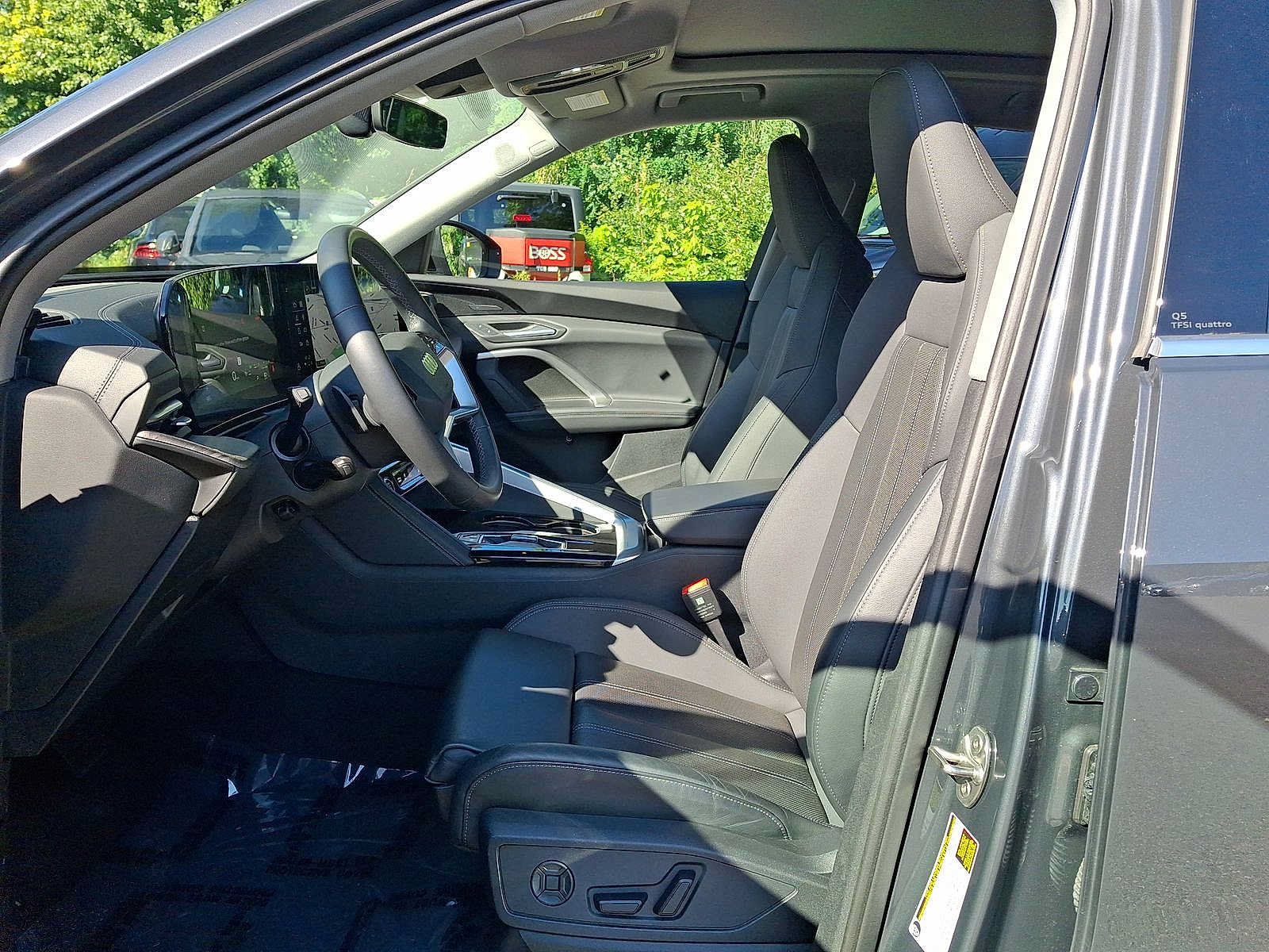 Certified 2025 Audi Q5 Premium w/ Premium Plus AWD/4WD image 17