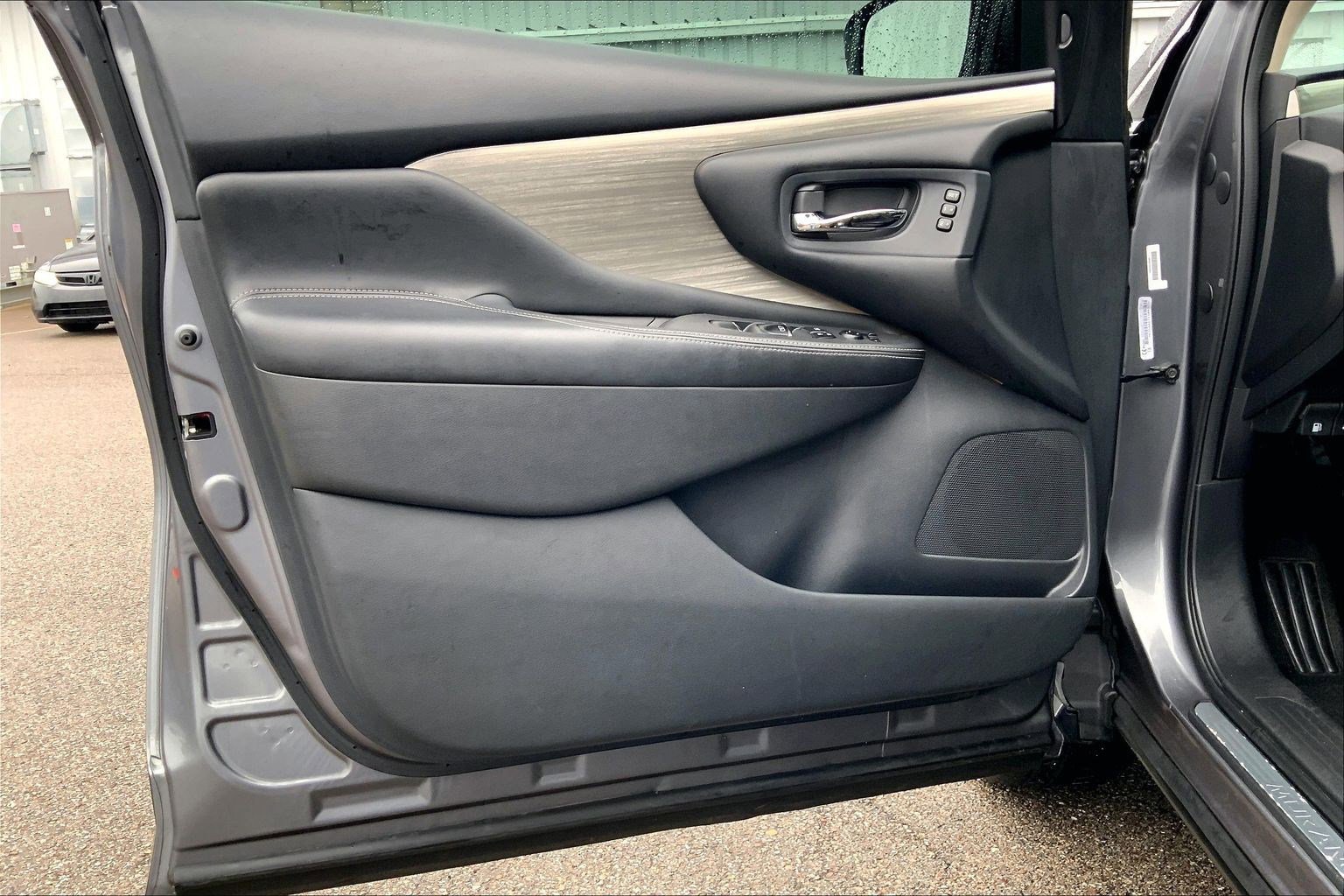 Used 2018 Nissan Murano Platinum w/ Cargo Package image 24