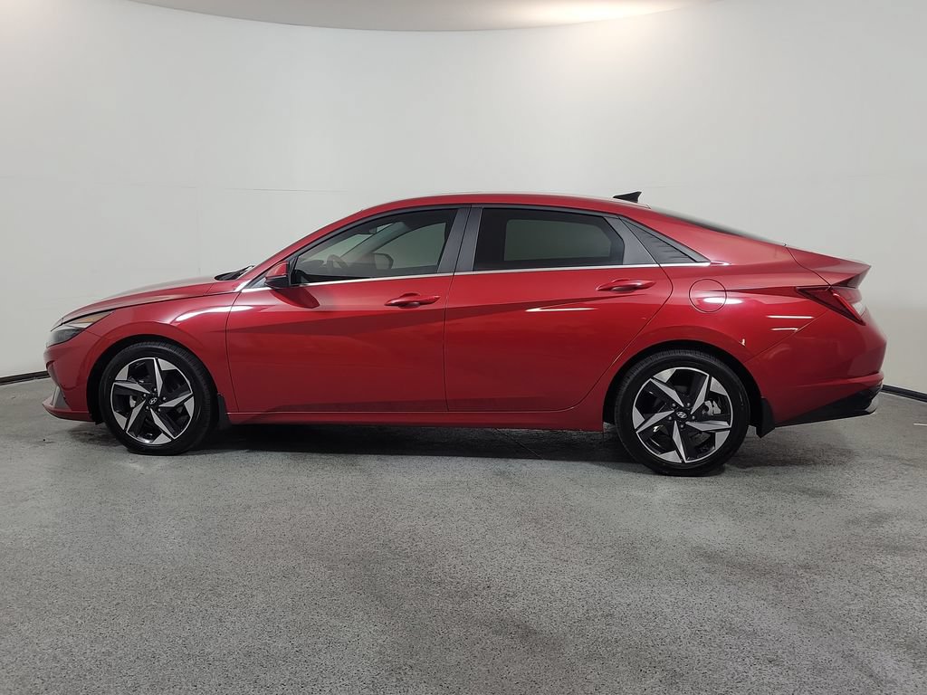 Used 2023 Hyundai Elantra Limited FWD image 4