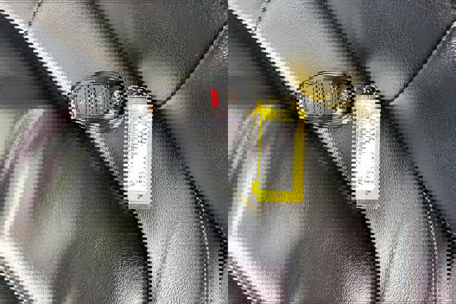 Used 2014 Volkswagen Touareg TDI image 15