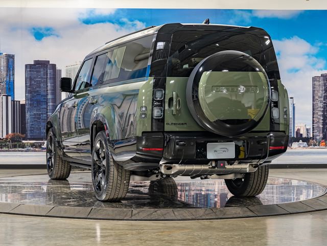 New 2026 Land Rover Defender 130 X-Dynamic SE image 9