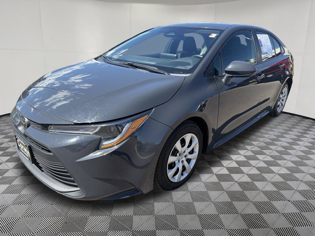 Used 2025 Toyota Corolla LE FWD image 3
