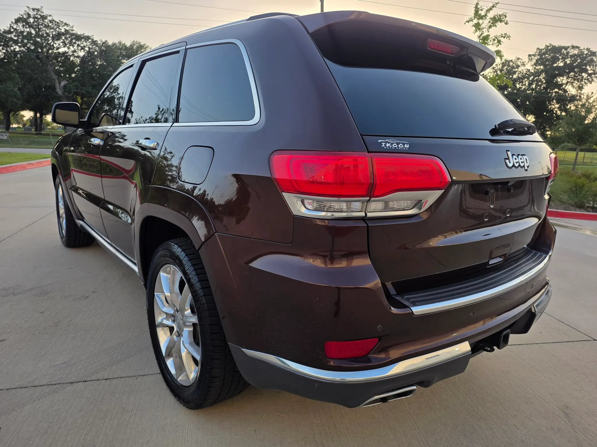 Used 2014 Jeep Grand Cherokee Summit AWD/4WD image 8