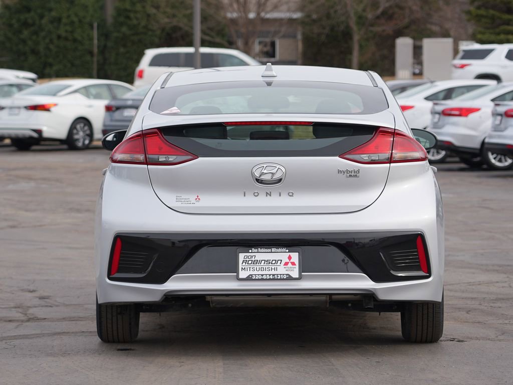 Used 2018 Hyundai Ioniq Blue FWD image 4