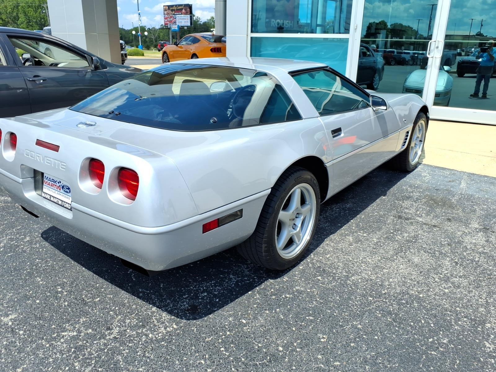 Used 1996 Chevrolet Corvette Coupe RWD image 47