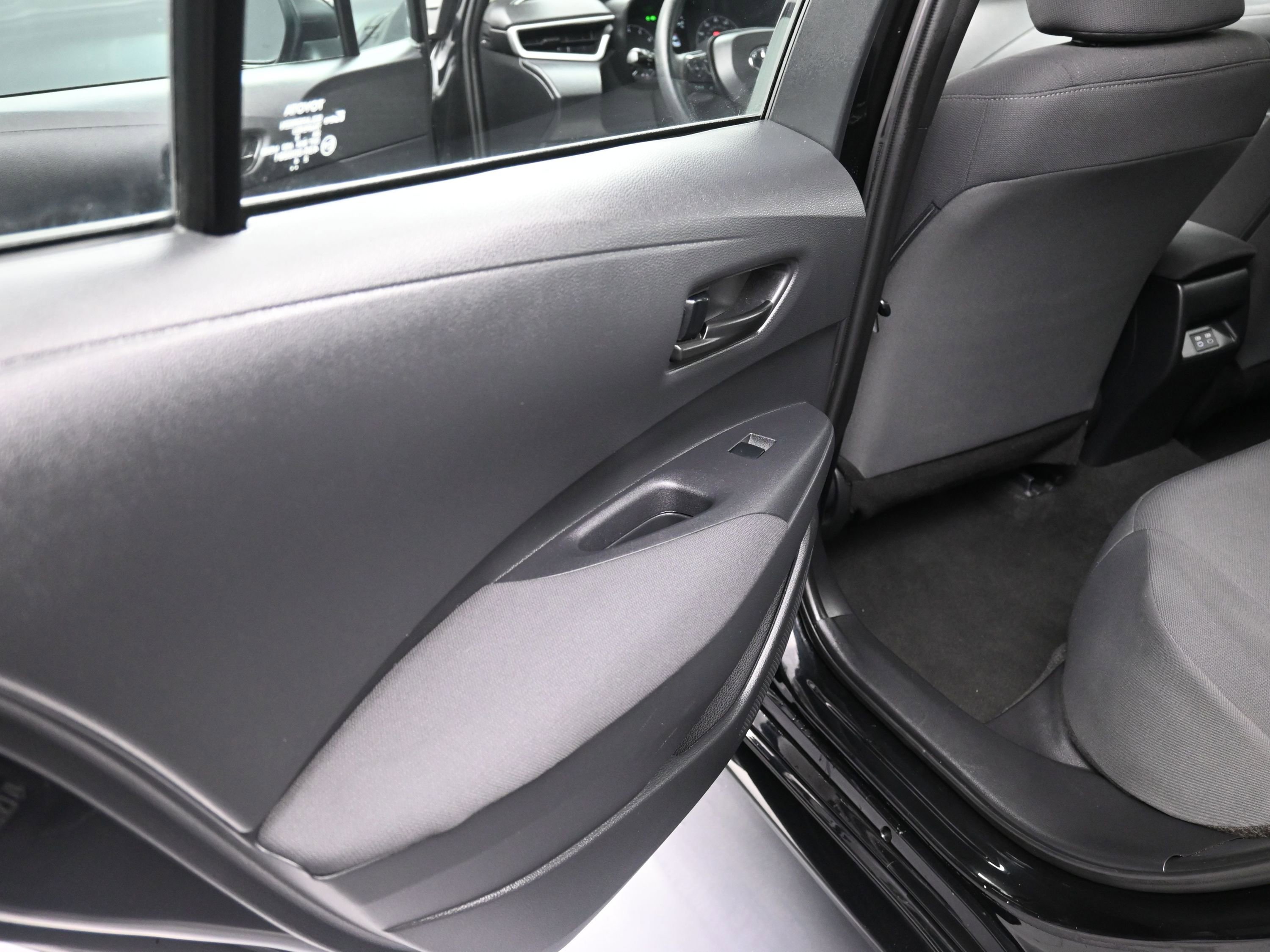 Used 2023 Toyota Corolla LE image 21