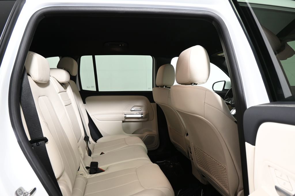 Used 2025 Mercedes-Benz GLB 250 4MATIC image 24