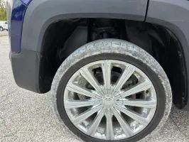 Used 2018 Jeep Renegade Latitude FWD image 9