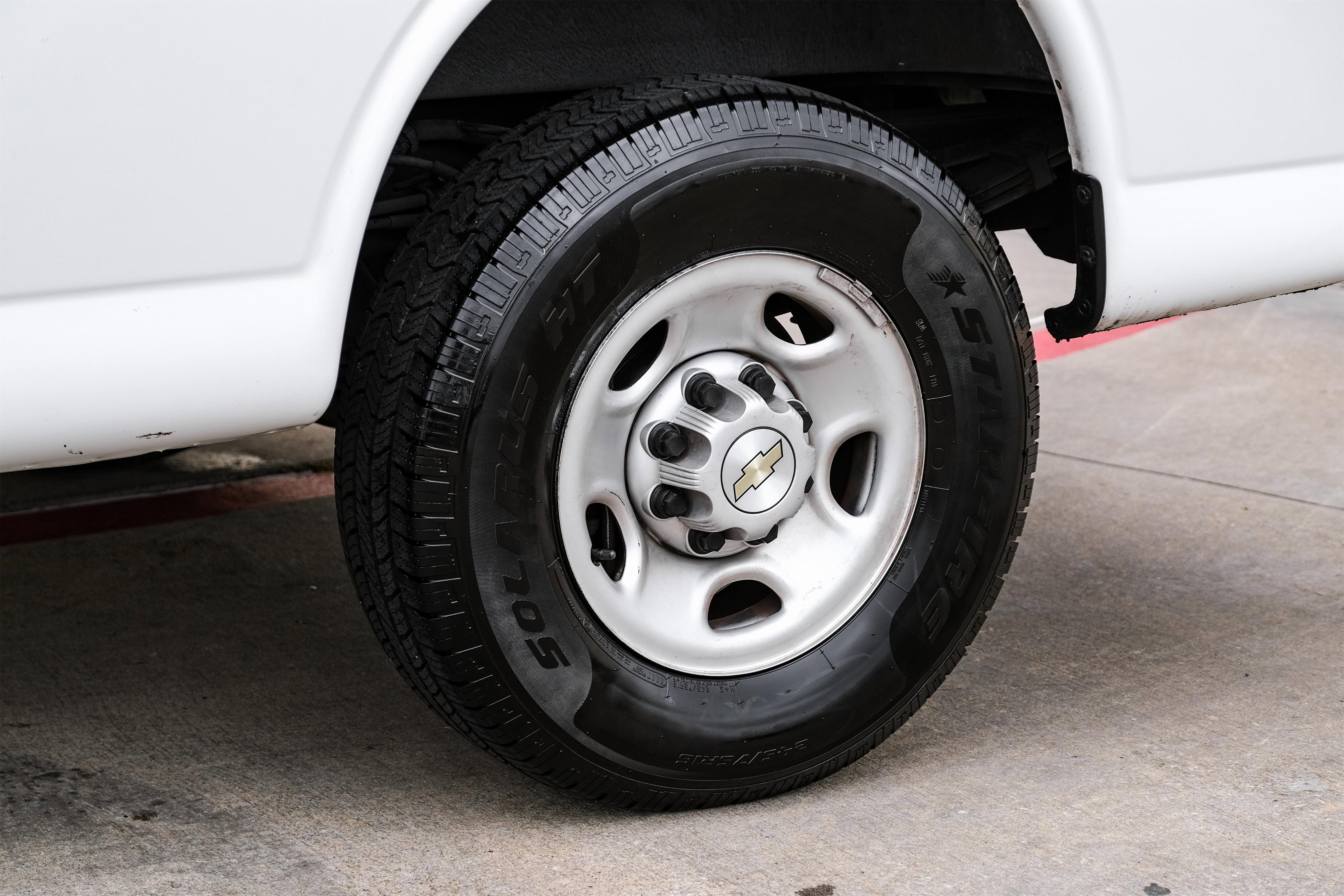 Used 2021 Chevrolet Express 2500 w/ Driver Convenience Package image 37