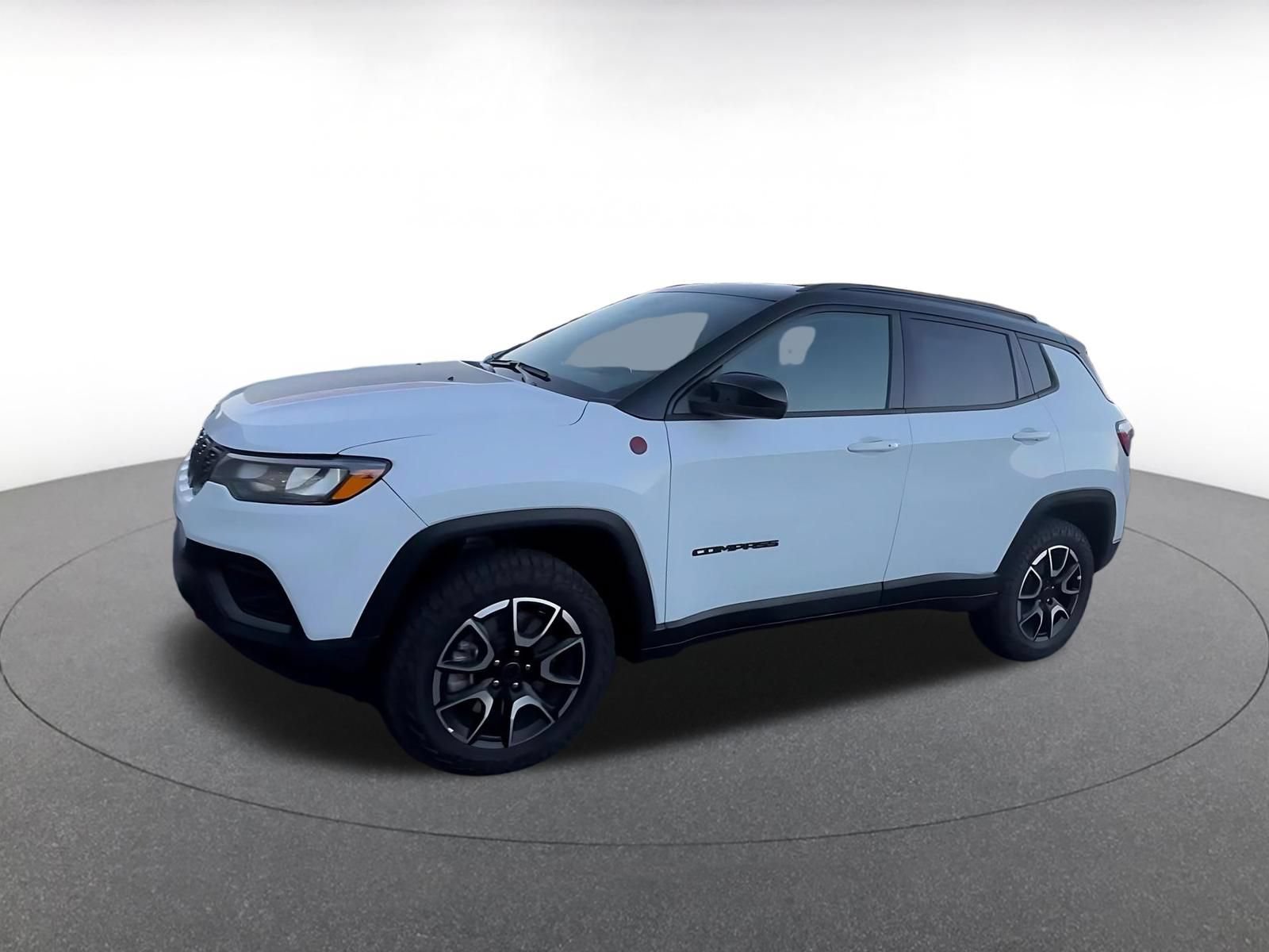 Used 2025 Jeep Compass Trailhawk AWD/4WD image 8