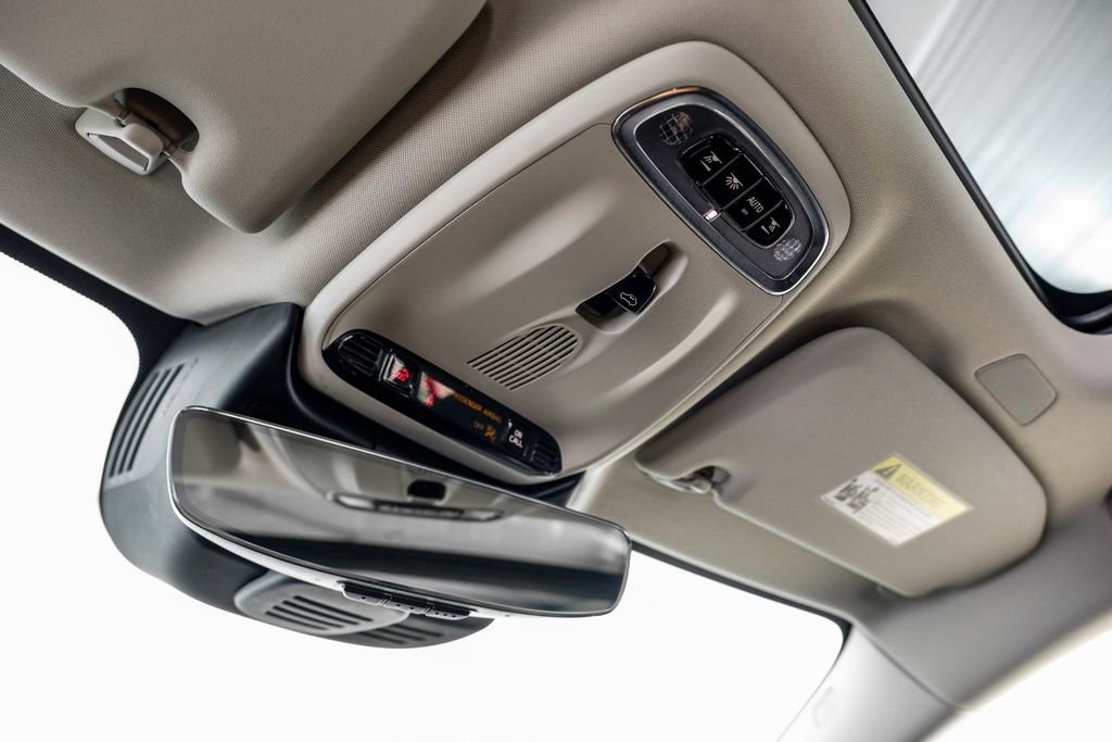 Used 2022 Volvo S60 B5 Inscription image 29