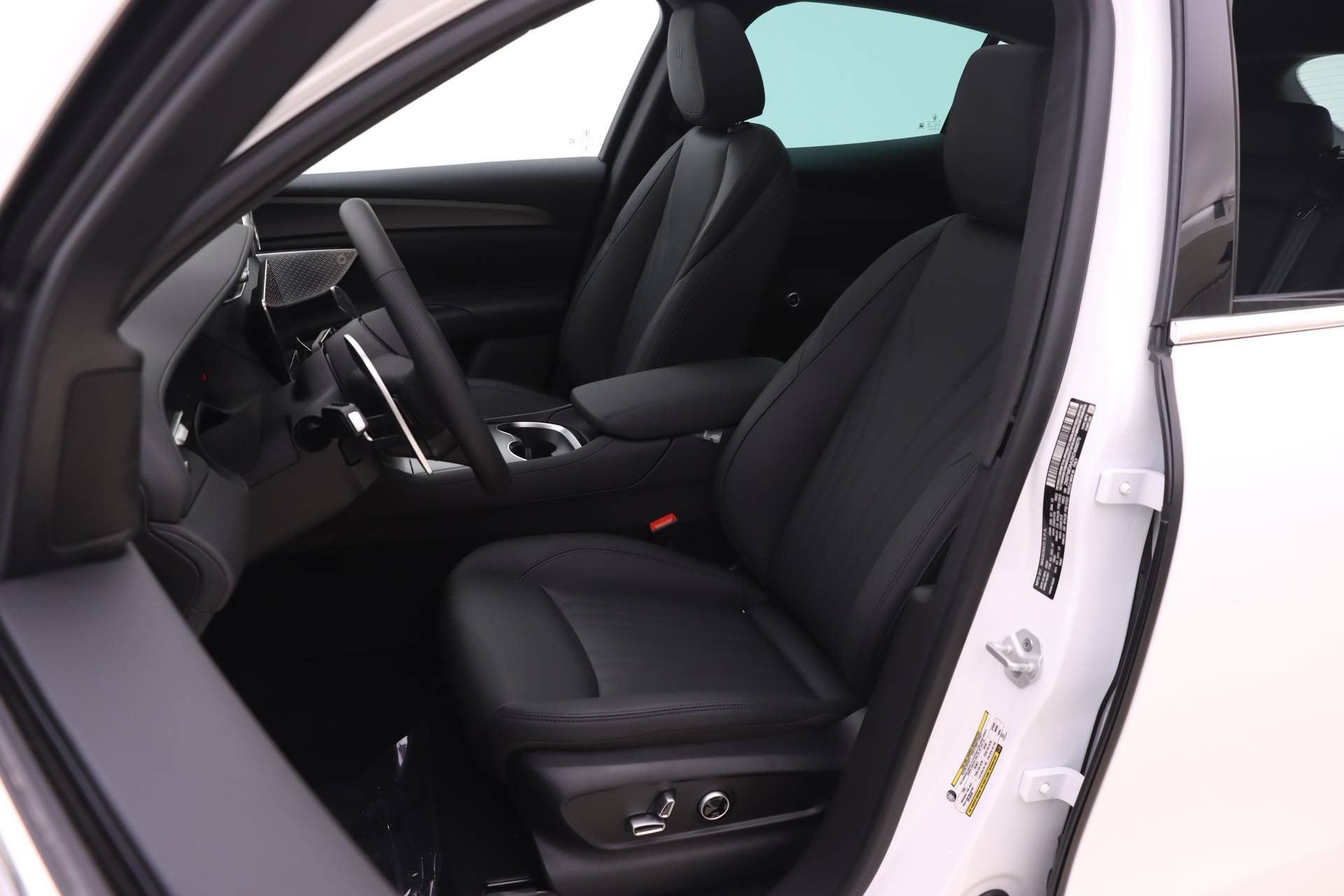 New 2024 Maserati Grecale GT image 7