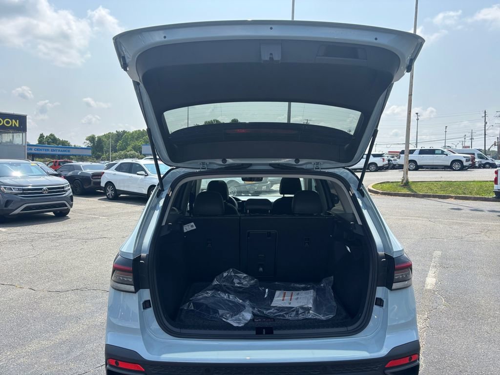 Used 2025 Volkswagen Taos SE image 21
