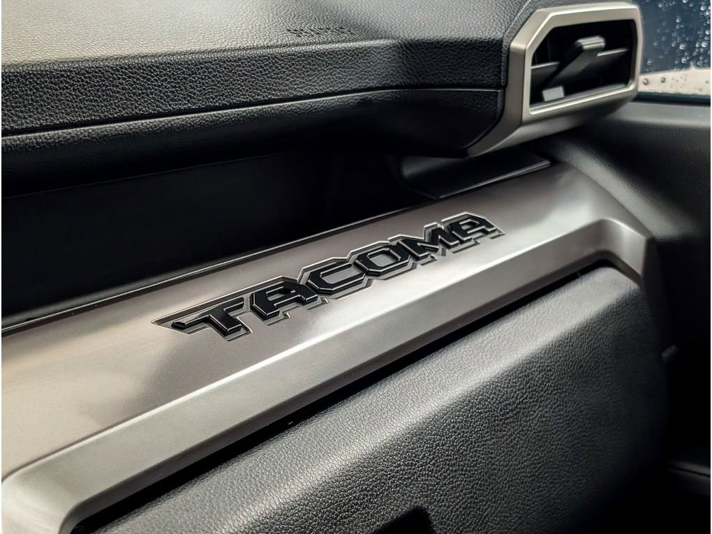 Used 2024 Toyota Tacoma SR5 AWD/4WD image 25