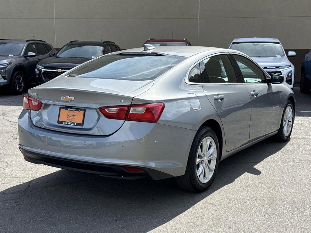 Used 2025 Chevrolet Malibu LT FWD image 3