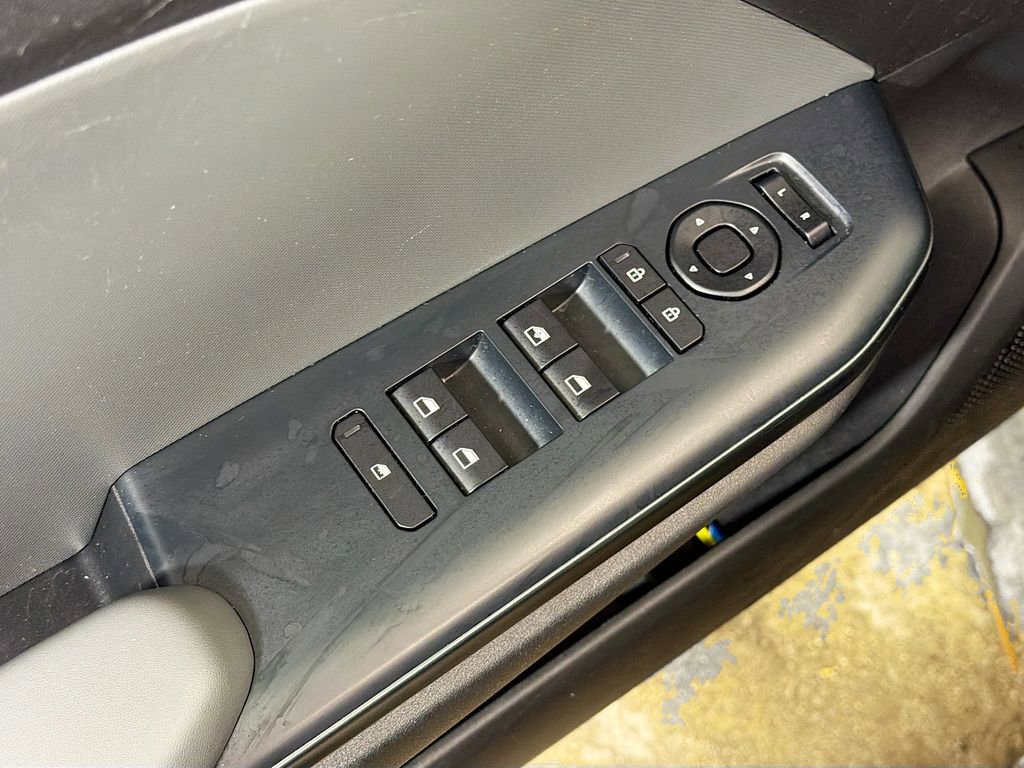 Used 2025 Kia K4 LXS image 18