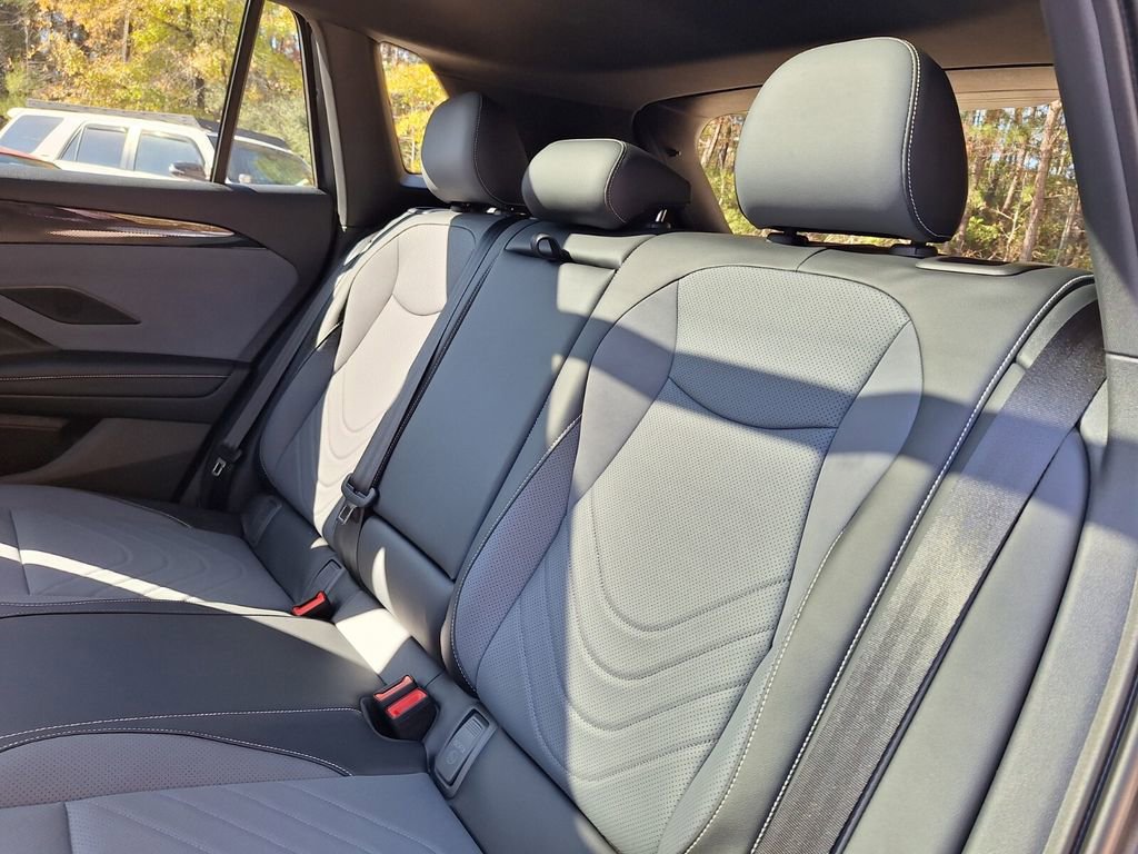 New 2026 Volkswagen Tiguan SE R-Line image 23