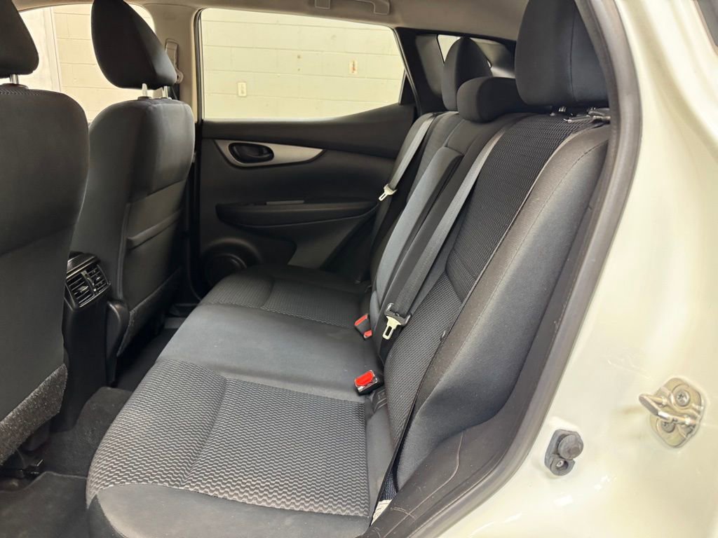 Used 2016 Nissan Rogue S w/ Appearance Package image 16