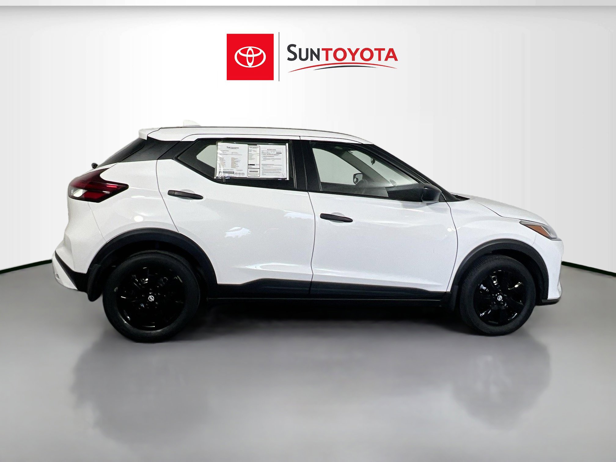 Used 2024 Nissan Kicks S image 2