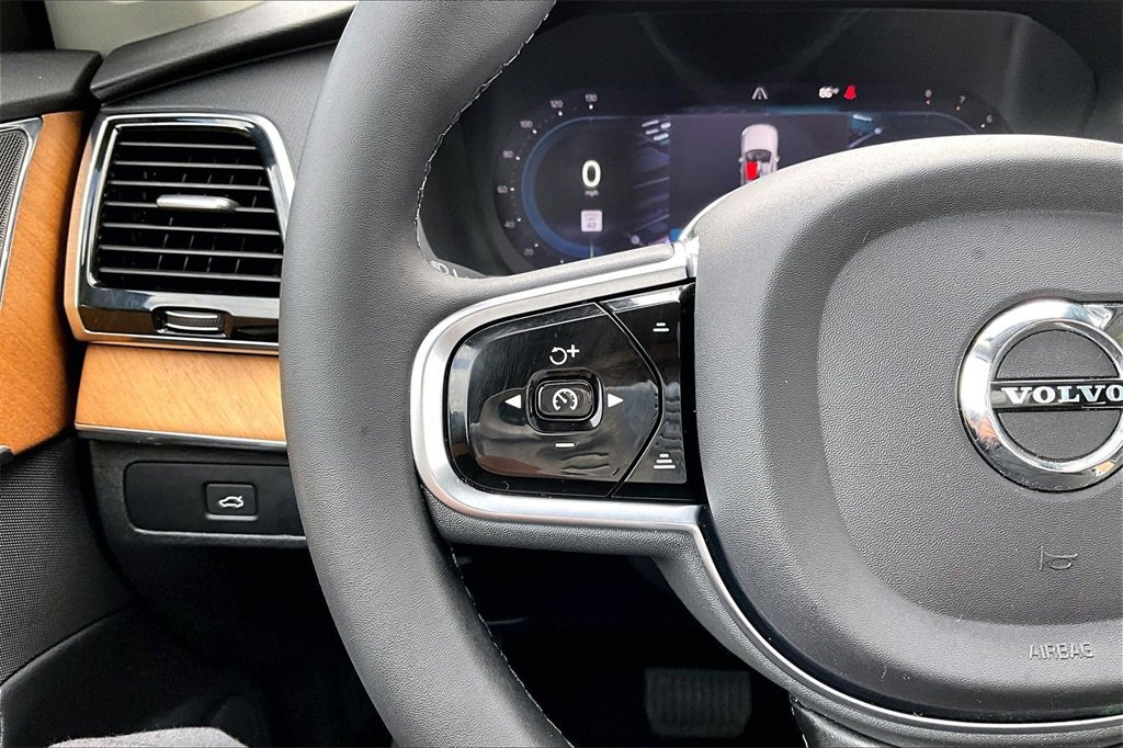 Certified 2023 Volvo XC90 B6 Plus image 10